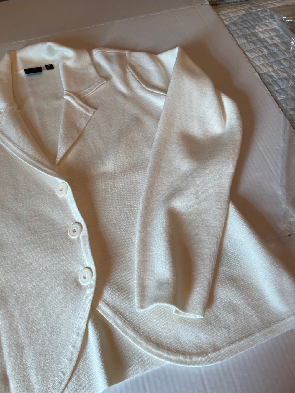 Cyrus Devotion White Women’s Cardigan Sweater - Picture 4 of 12